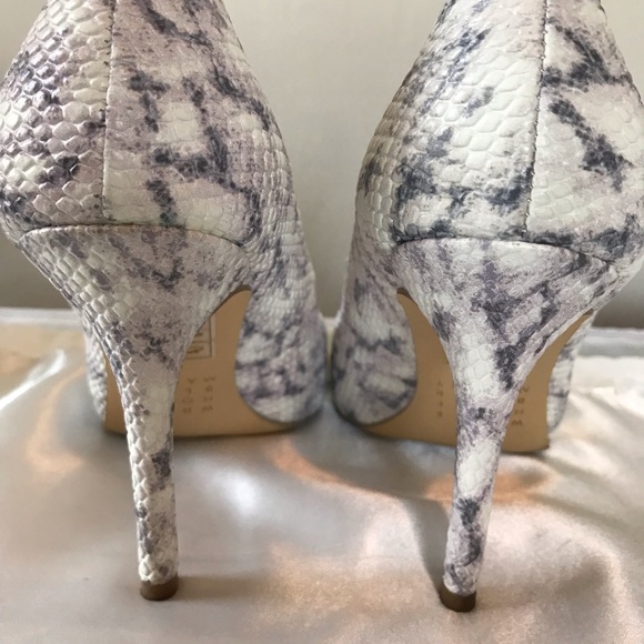 WHBM PURPLE SNAKE HEELS - Picture 8 of 12